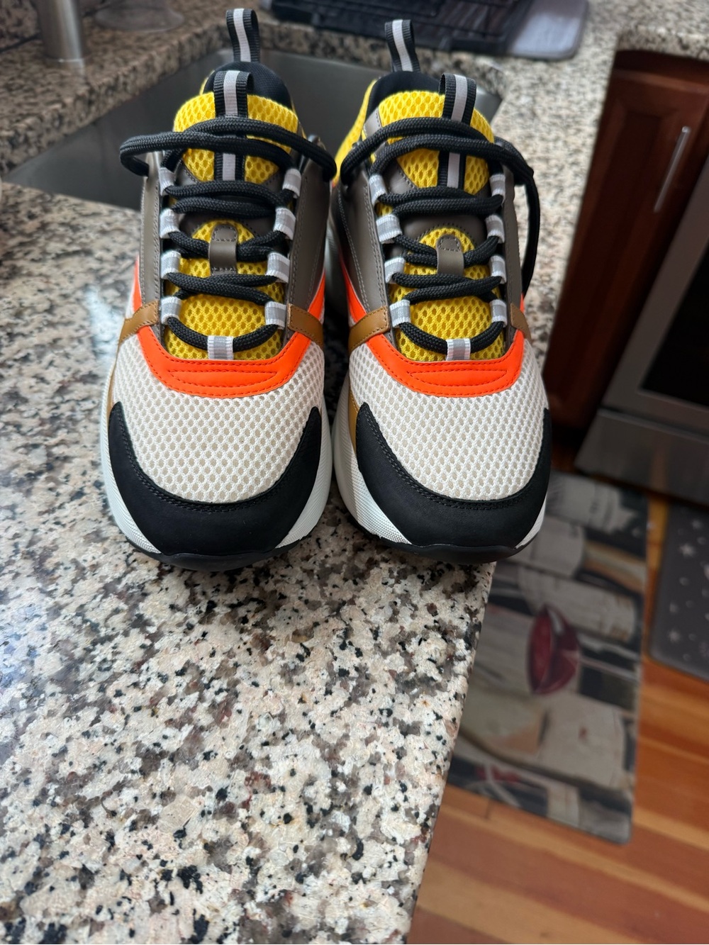 Dior Men’s Athletic Sneakers in Yellow, Orange & Black Size 42 (9)